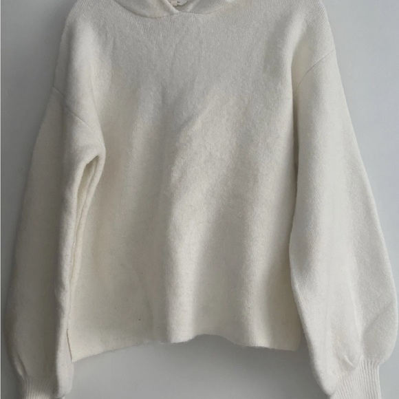 NWOT Amaryllis Hoodie Pullover Sweater - Size Medium - Picture 4 of 5